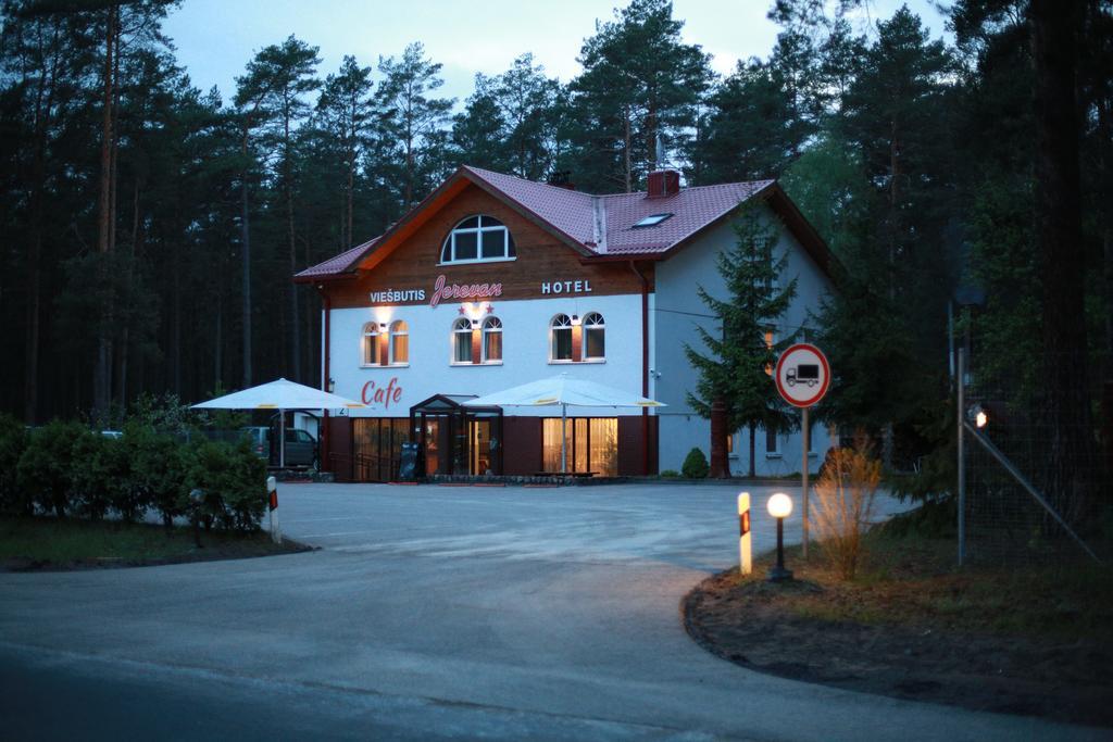 Hotel Jerevan Druskininkai Esterno foto